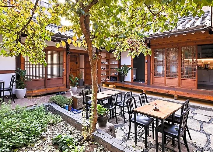 Hotel The Place Hanok Seoel