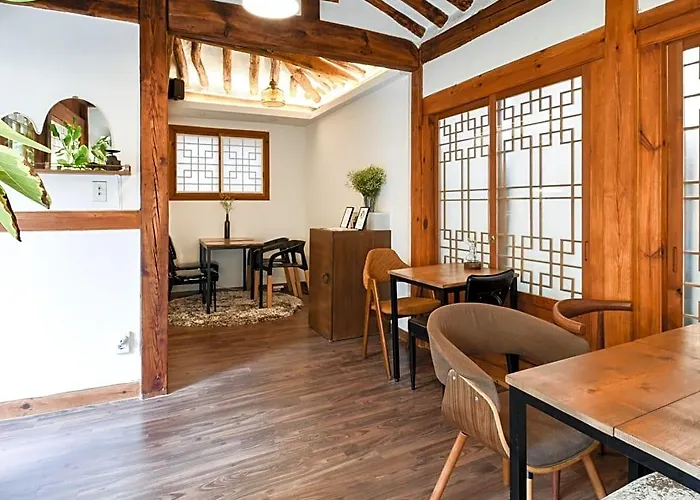 Hotel The Place Hanok Seoel